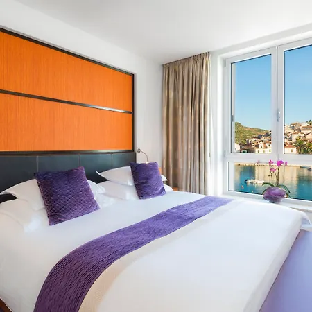 阿德瑞安纳哈瓦温泉酒店