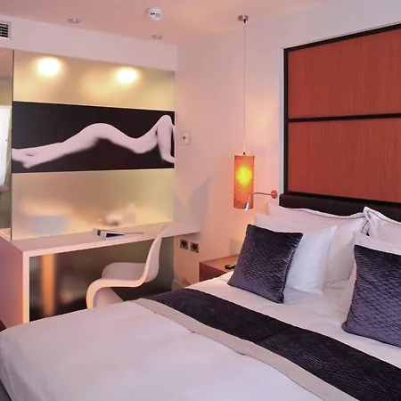 阿德瑞安纳哈瓦温泉酒店 4* 赫瓦尔