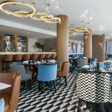 阿德瑞安纳哈瓦温泉酒店 酒店 赫瓦尔